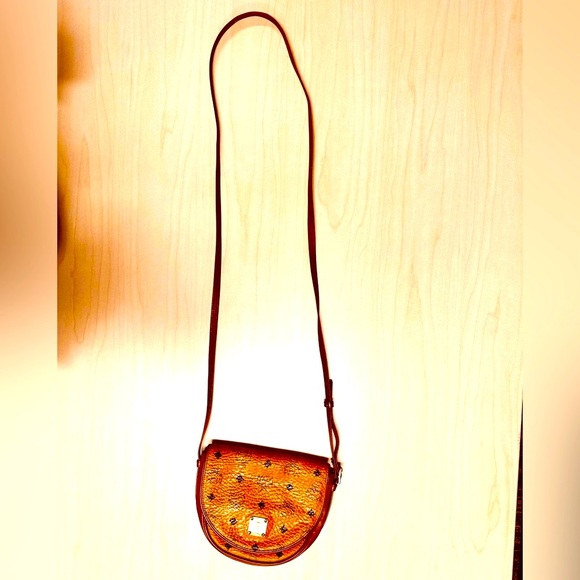 WOW POSHMARK - Authentic MCM Crossbody Festival Bag = FESTIVAL & CONCERT READY! - Picture 10 of 13